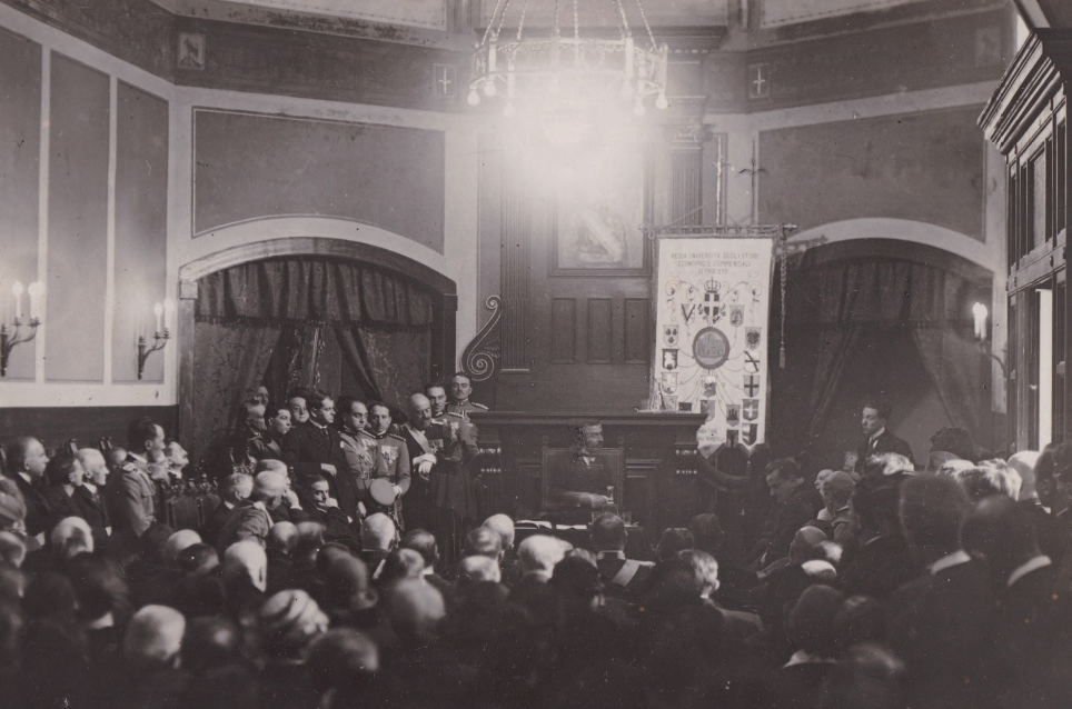 Trieste, 15 dicembre 1924: solenne inaugurazione dell’Università alla presenza dei ministri Cesare Nava e Aldo Oviglio. Foto Materiale-Toresella, Trieste. AUTs-Gen, b. 470