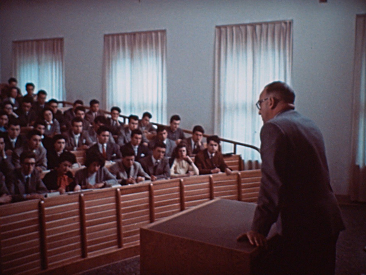 Frame estratto dal film “Pagine d’Università”, di Anna Gruber (1956).  Biblioteca Civica A. Hortis - Archivio Diplomatico e Fondi Archivistici