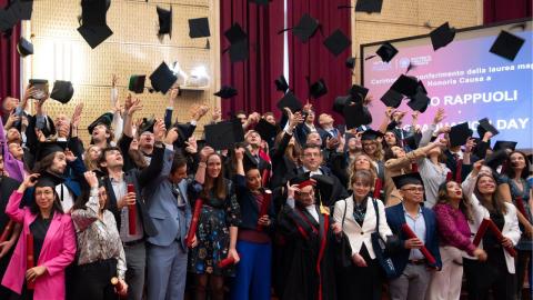 Lancio del tocco al Graduation Day dei dottorati di ricerca