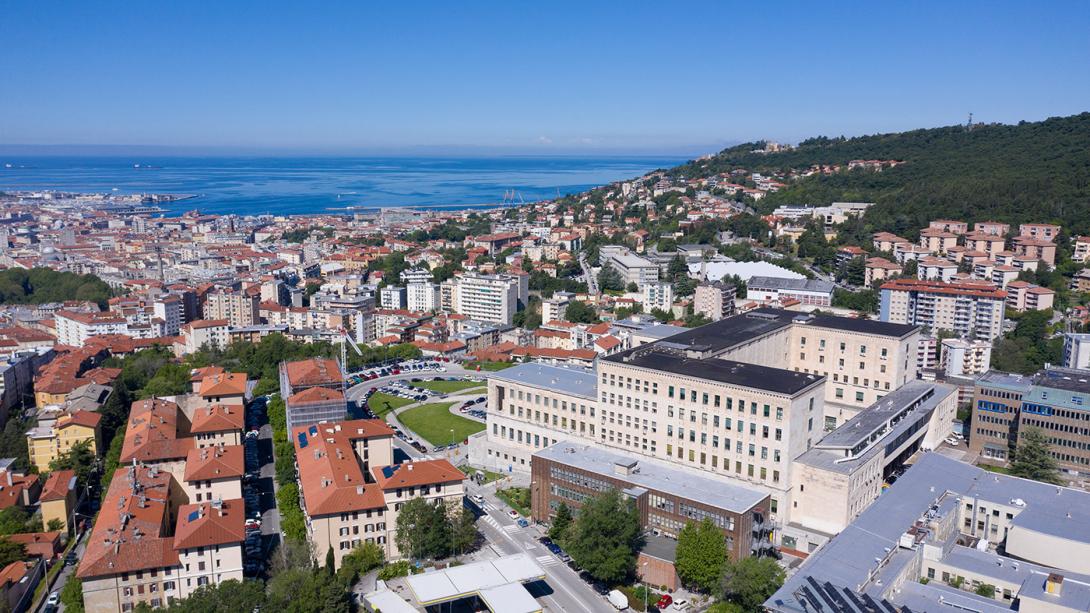 università trieste ripresa con vista mare