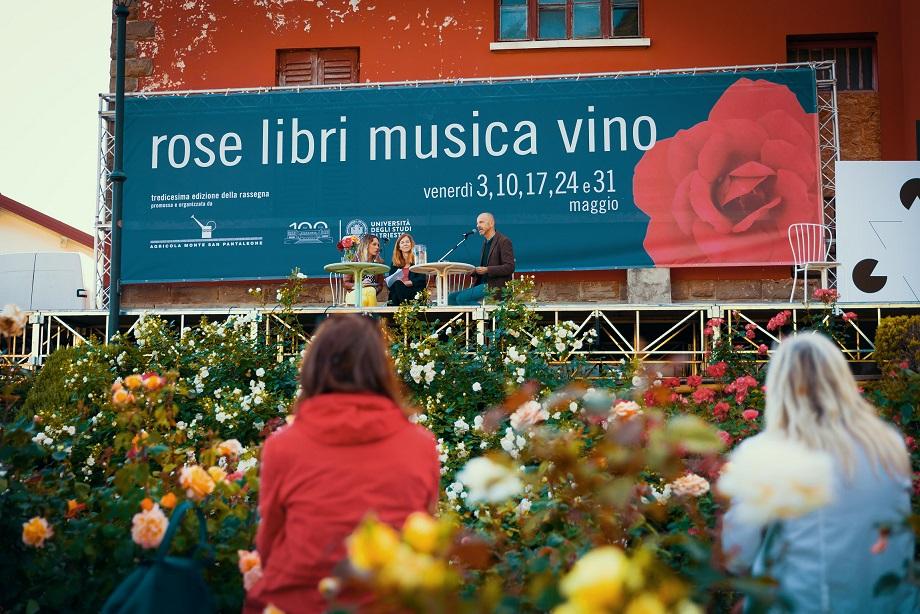 Pubblico evento Rose Libri Vino